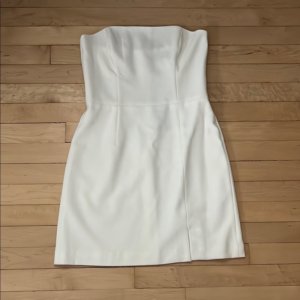 Elegant White Strapless Dress